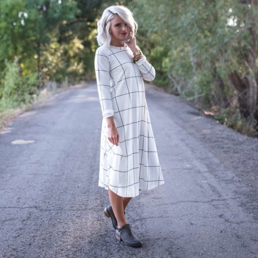 White windowpane pattern swing dress
